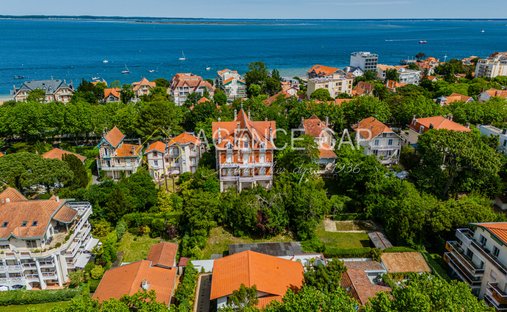 Villa in Aiguillon, Arcachon, Frankreich 1