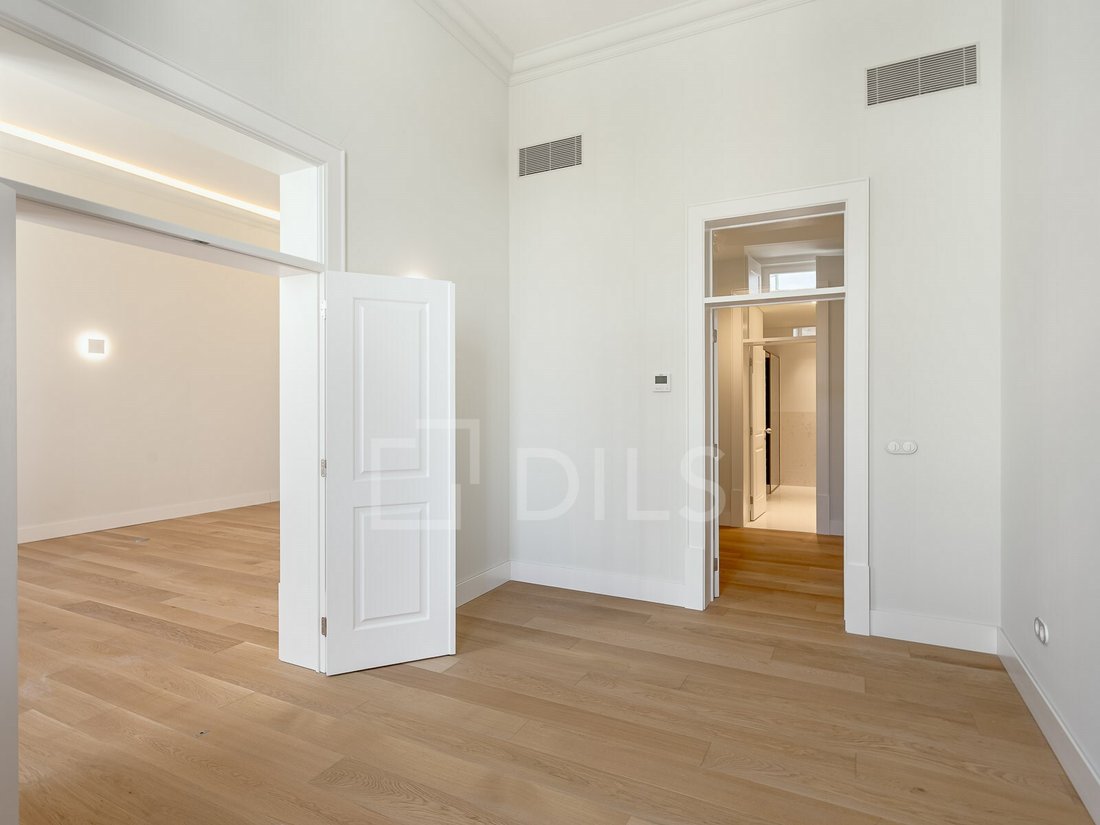 Apartment in Misericordia, Lisbon, Portugal 2 - 12294696