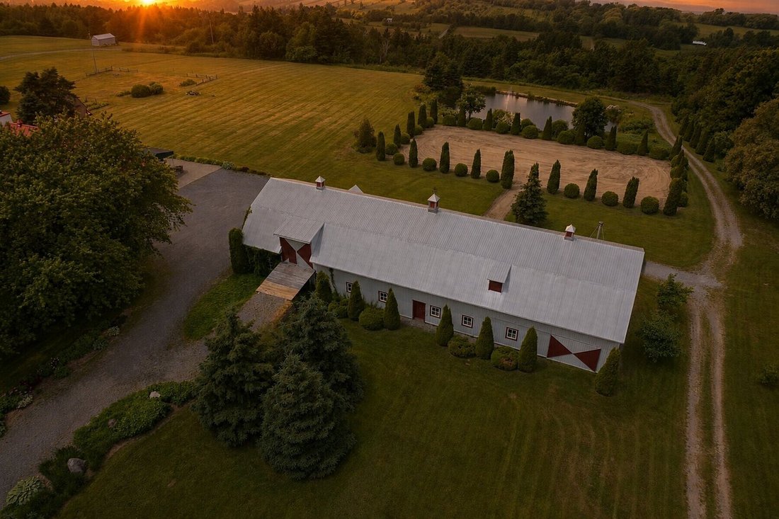 House in Saint-Pierre-de-l'Île-d'Orléans, Quebec, Canada 4 - 17866719