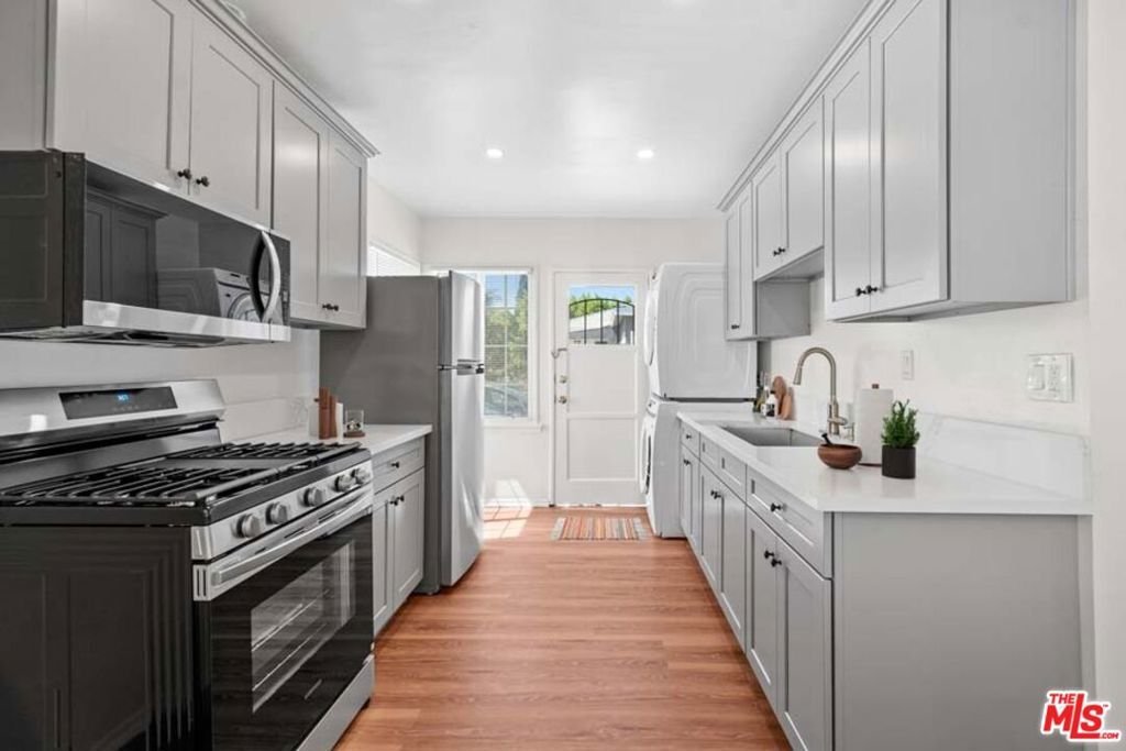 Culver City, California, United States 2 - 17899097
