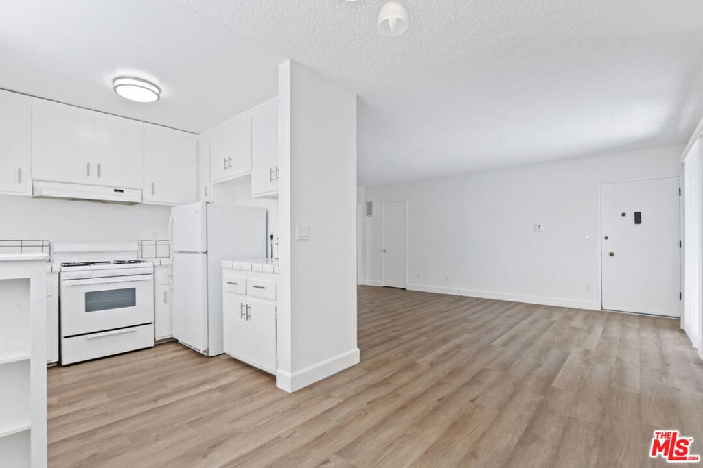 Los Angeles, California, United States 2 - 17899059