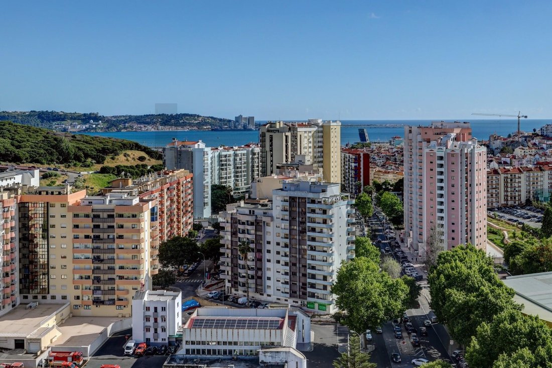 Apartment in Alges, Lisbon, Portugal 4 - 17526045