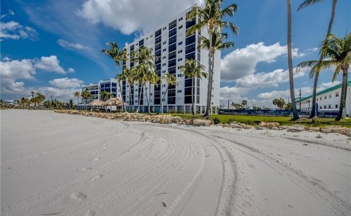 Condo in Fort Myers Beach, Florida, United States 1