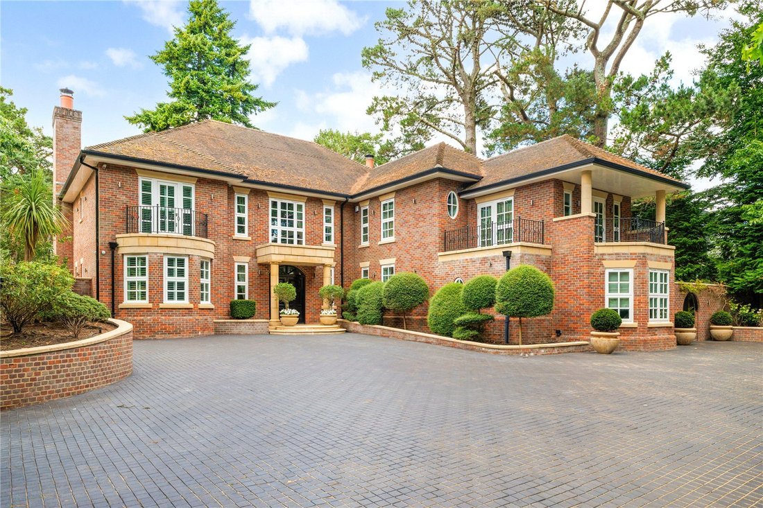 House in Branksome Park, Poole, England 3 - 17897441