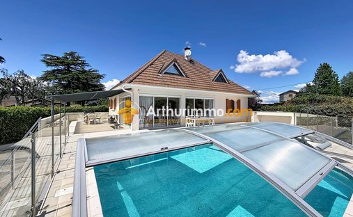 House in Montbernier, Bourgoin-Jallieu, France 1