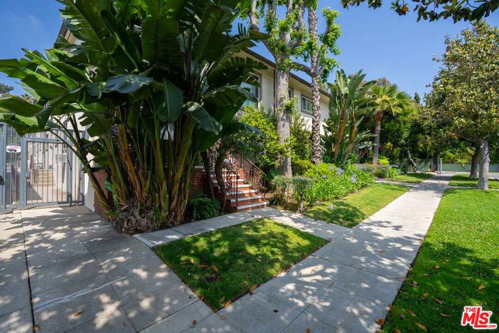 Los Angeles, California, United States 5 - 17899099