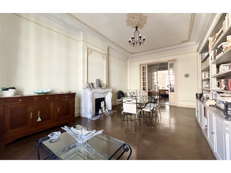 Apartment in Castellane, 6e Arrondissement, Marseille 3 - 17901861