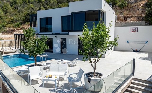 House in Vela Luka, Dubrovnik-Neretva County, Croatia 1