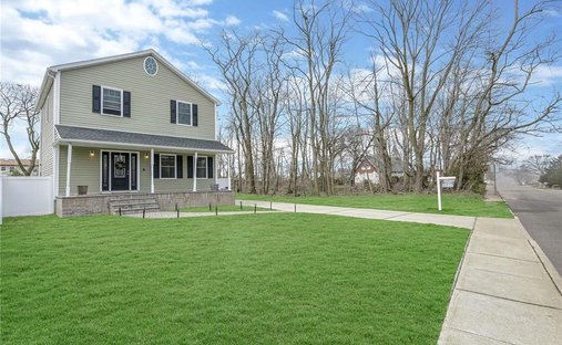 House in Wantagh, New York, United States 1