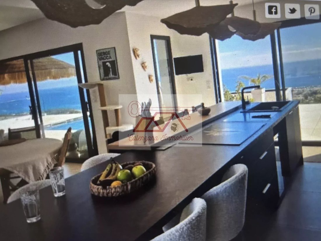 Estate in Sari-Solenzara, Corsica, France 4 - 17896957