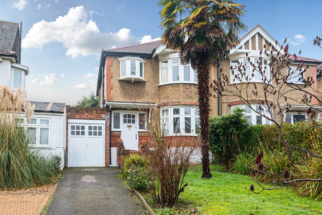 House in Barnet, England 1 - 17895458