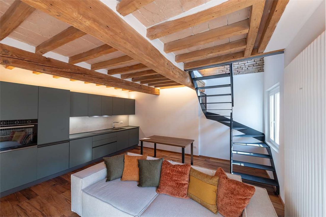 Apartment in Historic Center, Modena, Emilia-Romagna 4 - 17901428