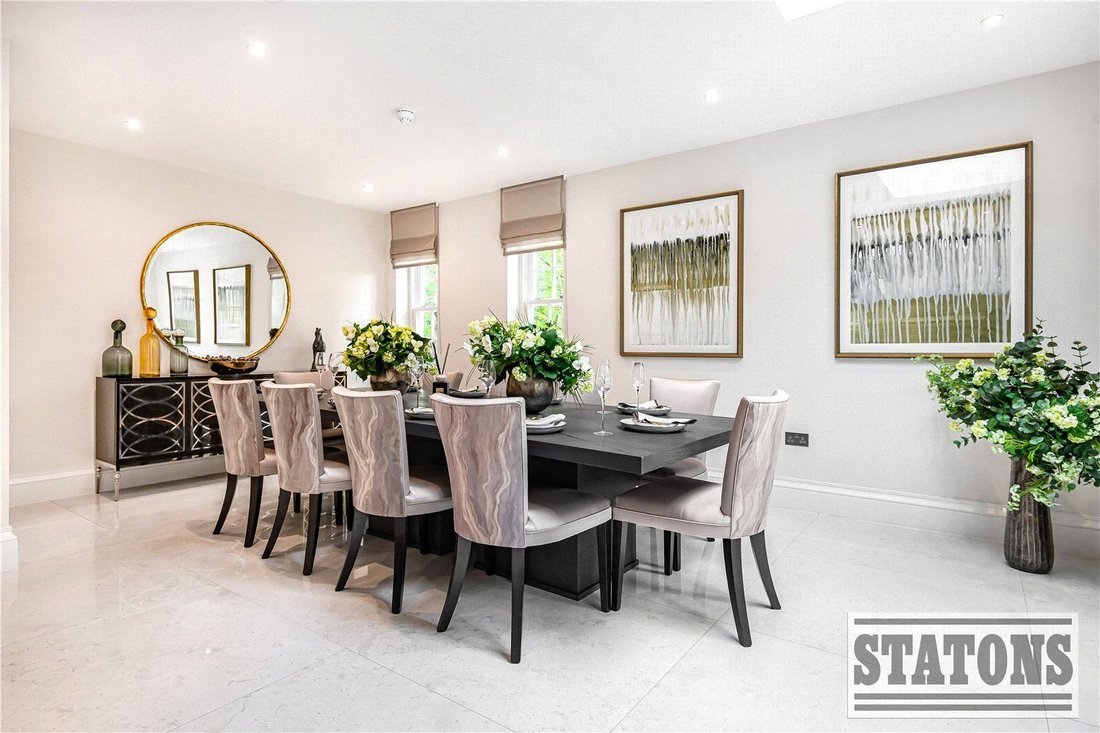 House in Cuffley, Northaw, England 2 - 17898324