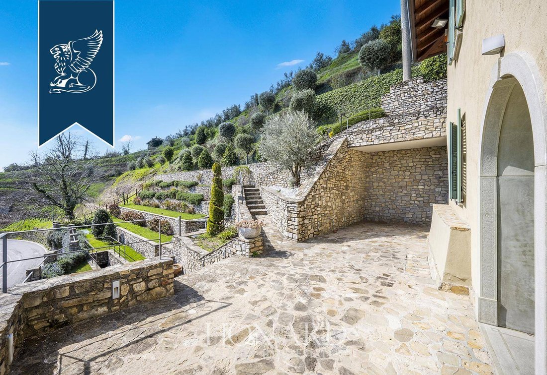 Villa in Montevecchia, Lombardy, Italy 4 - 17900268
