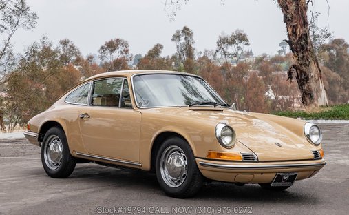Porsche 912 in Los angeles, ca 1
