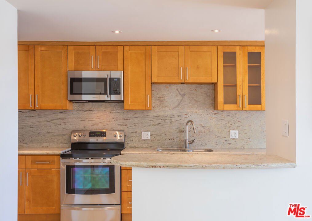 Condo in Beverly Hills, California, United States 3 - 17901648