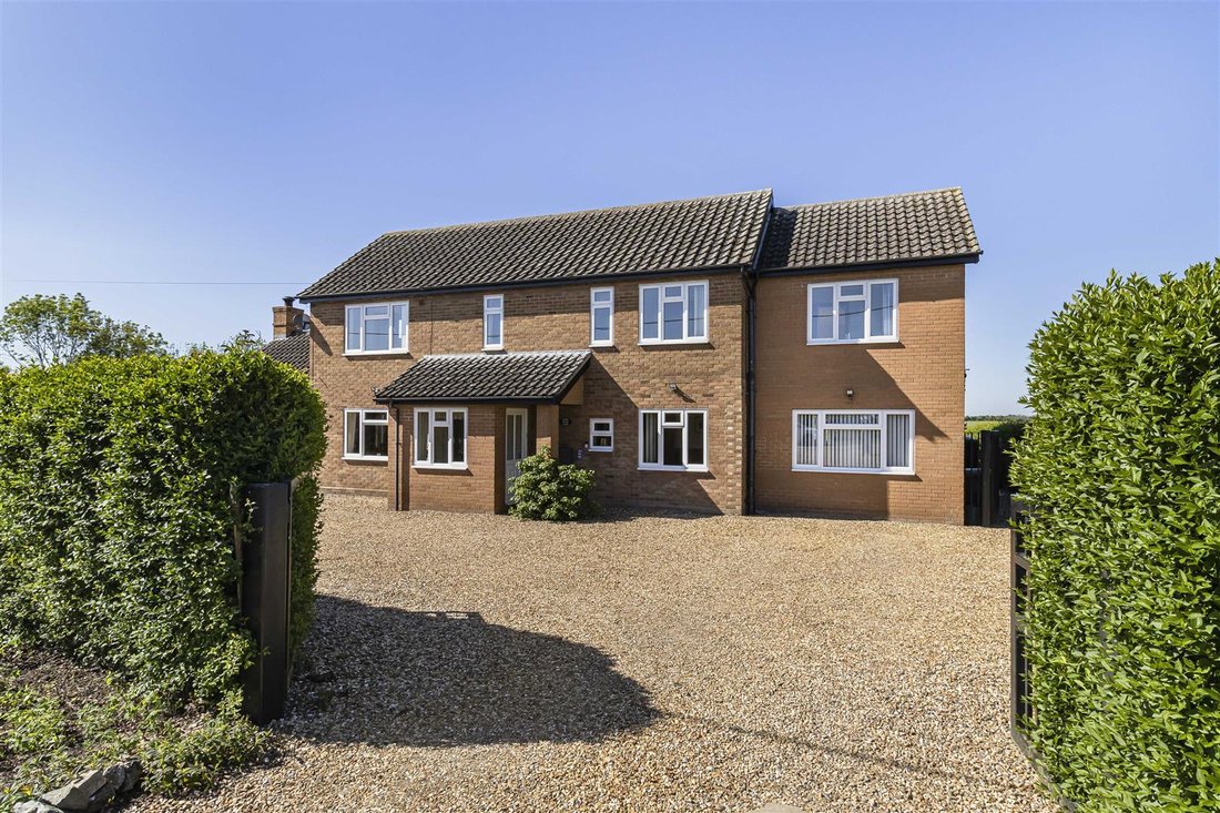 House in Cambridgeshire, England 1 - 17898309