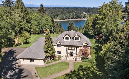 House in Shelton, Washington, United States 1