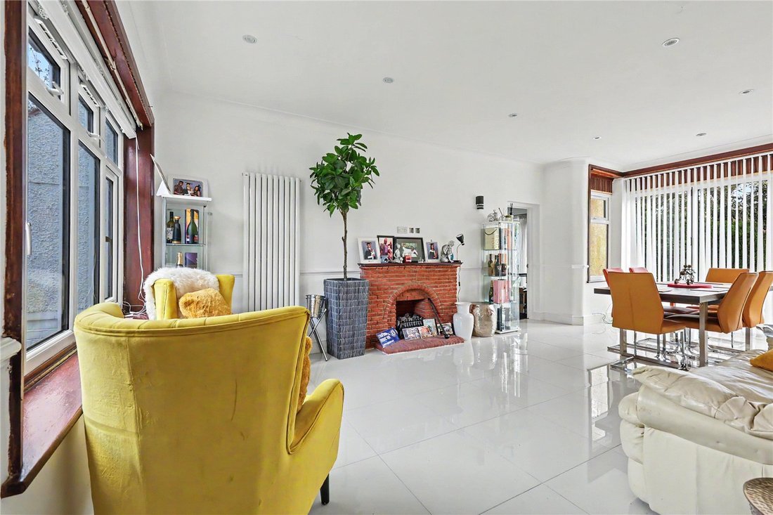 House in Clay Hill, Enfield, England 5 - 17895558
