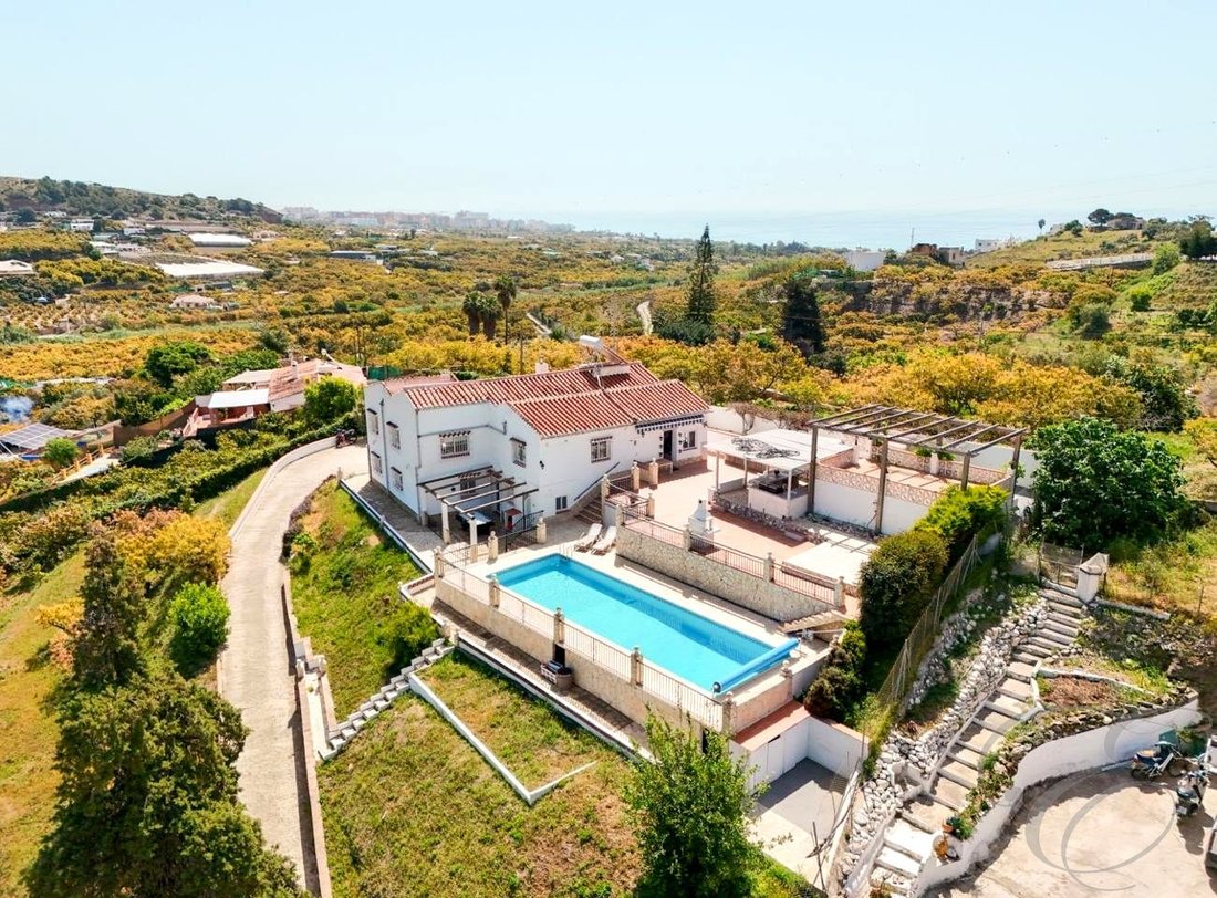 Villa in Nerja, Andalusia, Spain 1 - 17895566