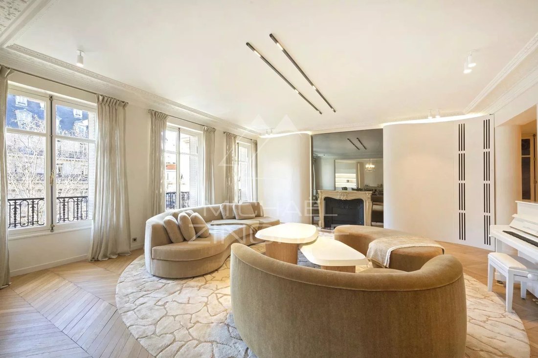 Apartment in Gros Caillou, Paris 7e Arrondissement, Paris 3 - 13768913