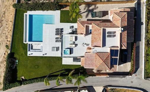 House in Olhos de Agua, Algarve, Portugal 1