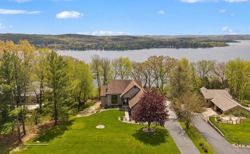 House in Lake Wisconsin, Wisconsin, United States 1