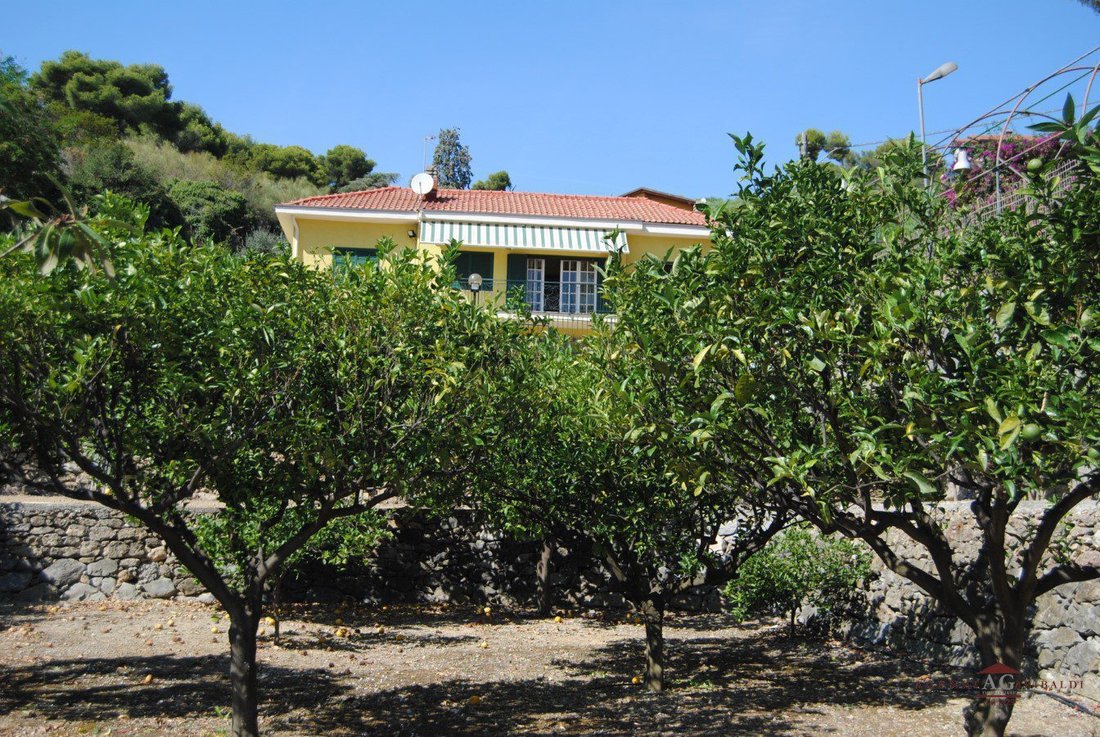 Villa in Bordighera, Liguria, Italy 5 - 17534073