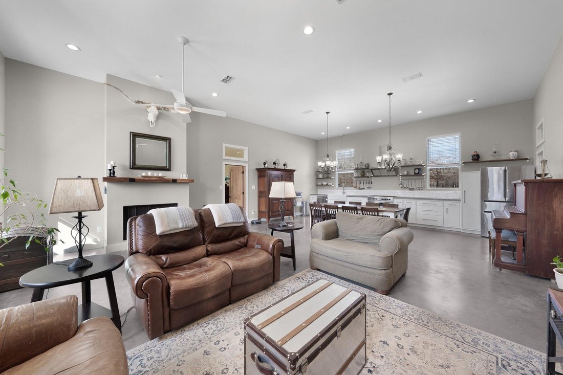 House in Mount Vernon, Texas, United States 1 - 17896915