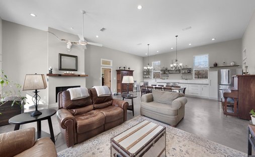 House in Mount Vernon, Texas, United States 1