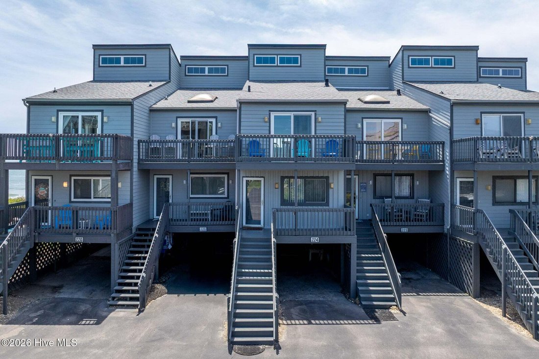 Townhouse in North Topsail Beach, North Carolina, United States 2 - 17853023