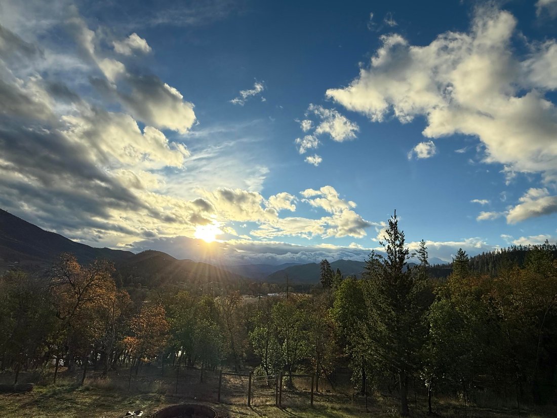 House in Applegate, Oregon, United States 2 - 17456240