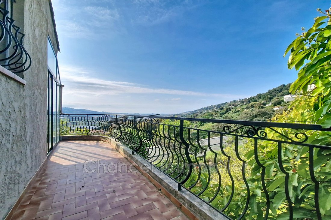 Villa in Saint-Laurent-du-Var, Provence-Alpes-Côte d'Azur, France 2 - 17896522