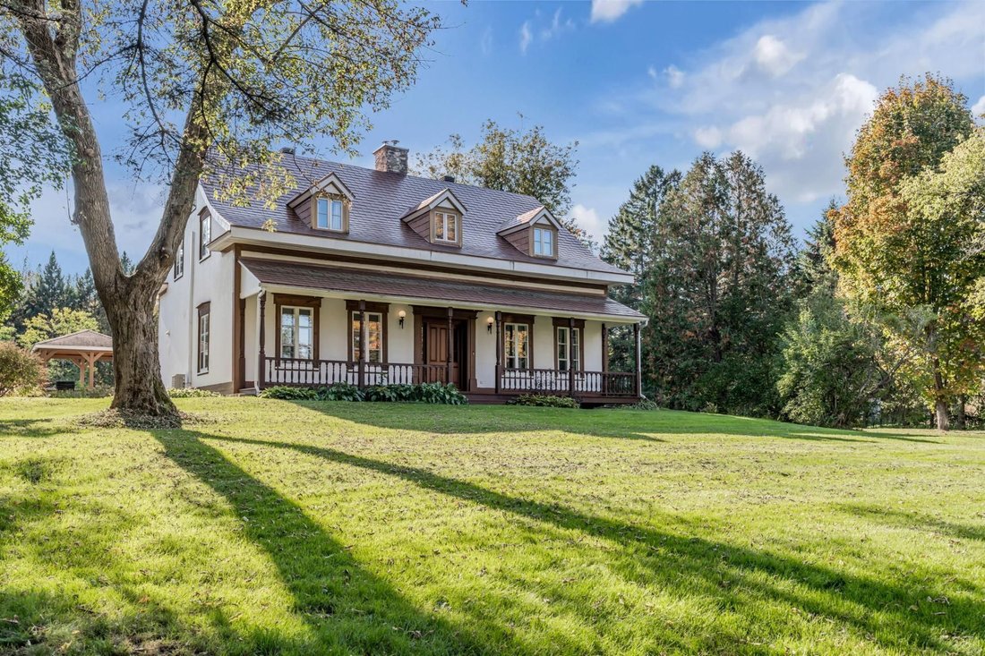 House in Saint-Georges, Quebec, Canada 1 - 17228725