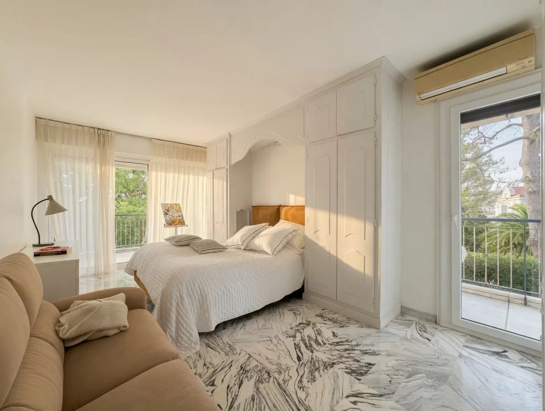 Apartment in Camp Long, Cannes, France 5 - 17897319