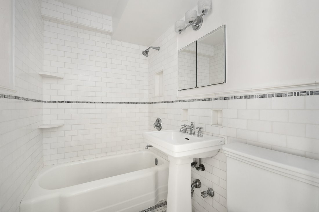 Co Op in New York, New York, United States 3 - 17671046