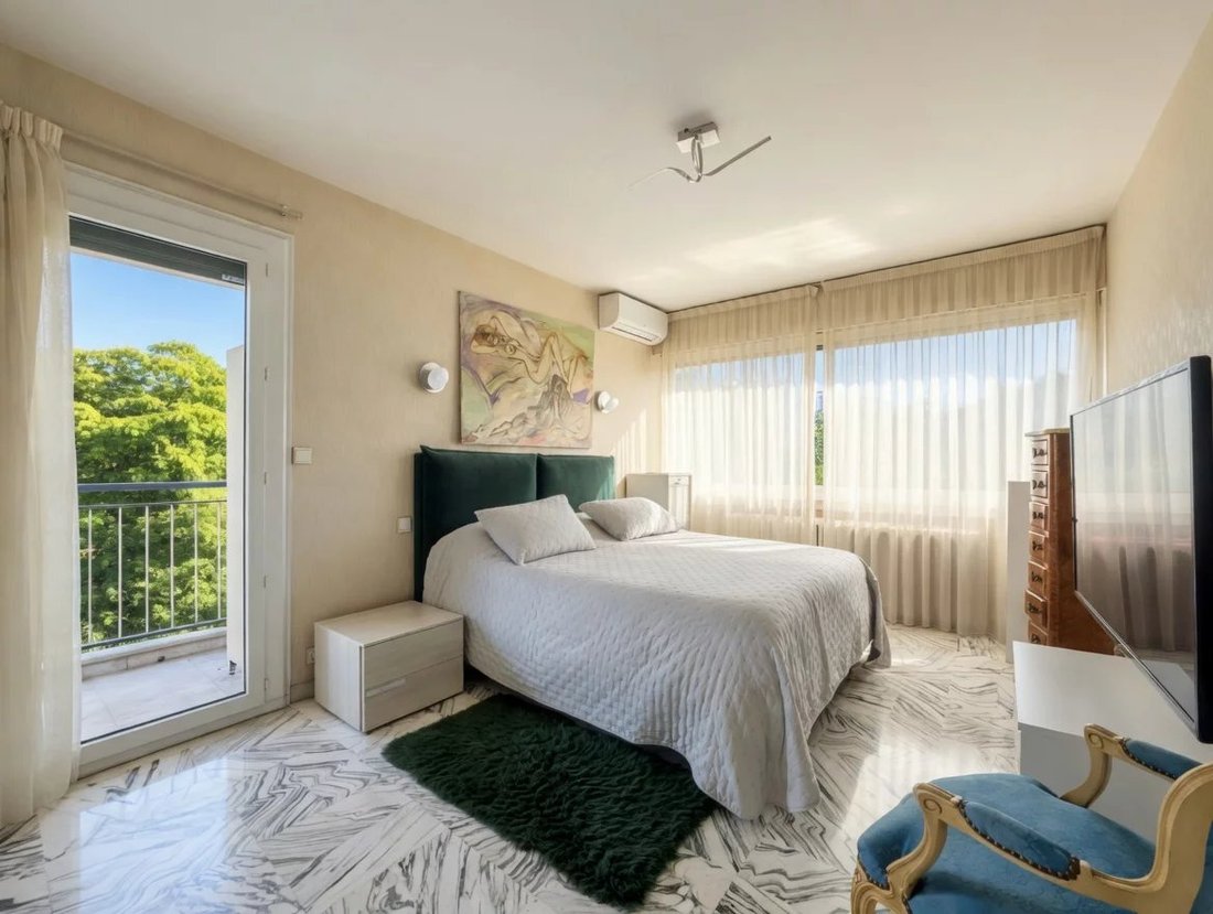 Apartment in Camp Long, Cannes, France 4 - 17897319