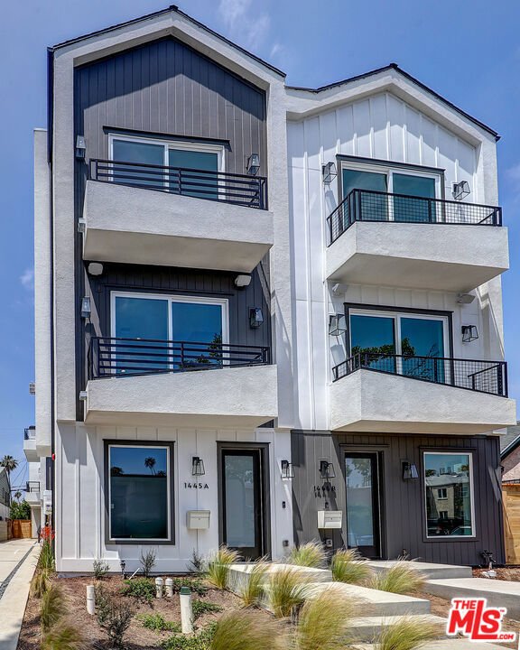 Los Angeles, California, United States 2 - 17899117