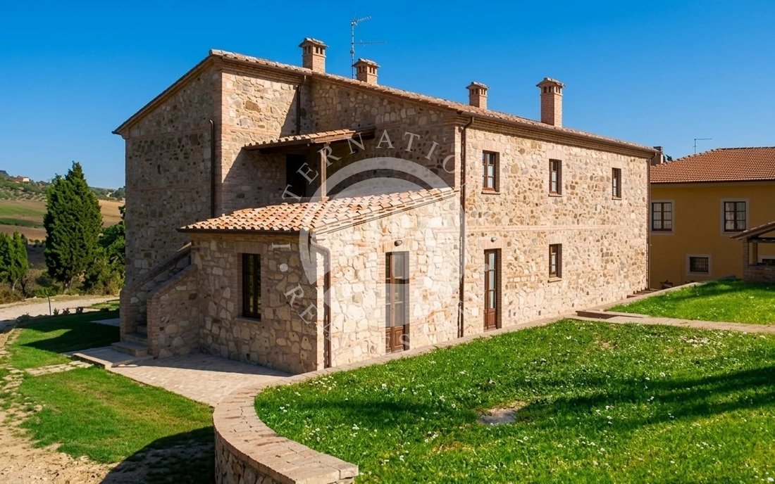 Villa in Sarteano, Tuscany, Italy 2 - 17896334