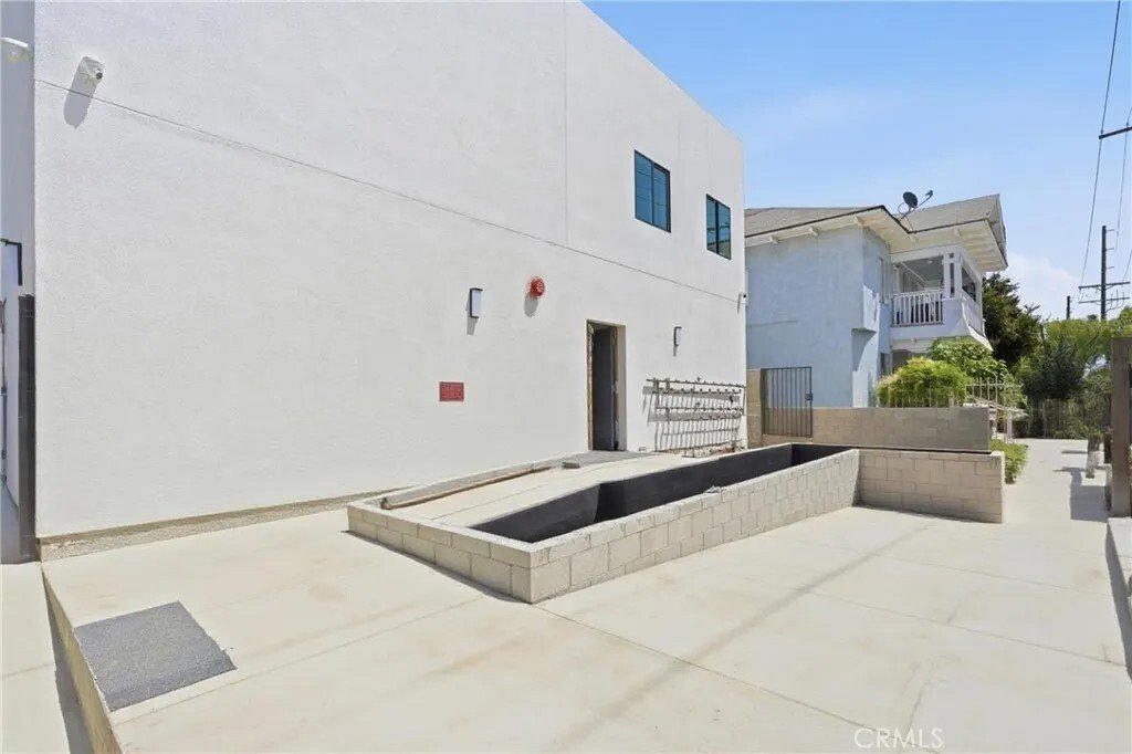 Los Angeles, California, United States 3 - 17899419
