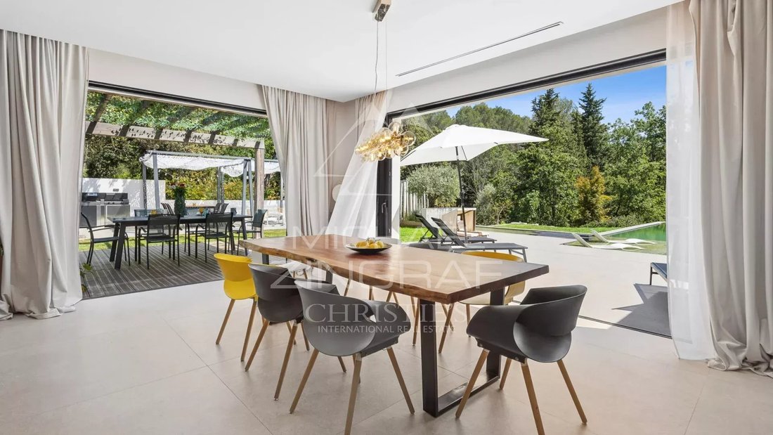 Villa in Sud, Roquefort-les-Pins, France 4 - 17896946