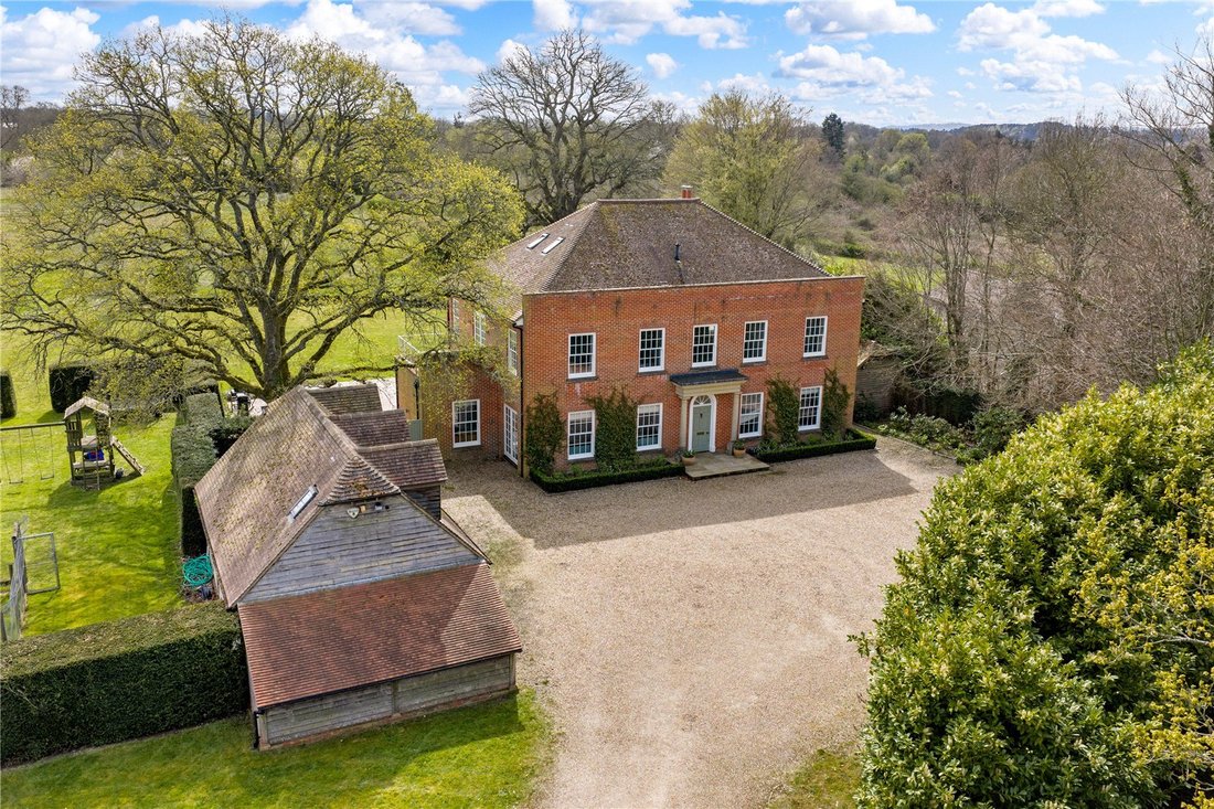 House in Headley Down, England 1 - 17897577