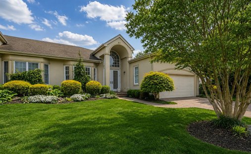 Condo in Melville, New York, United States 1