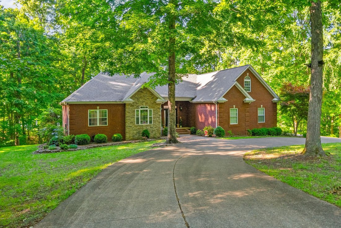 House in Cadiz, Kentucky, United States 3 - 17899673