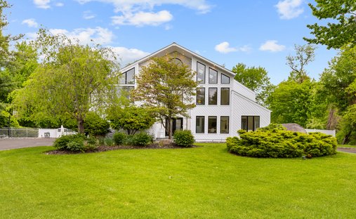 House in River Vale, New Jersey, United States 1