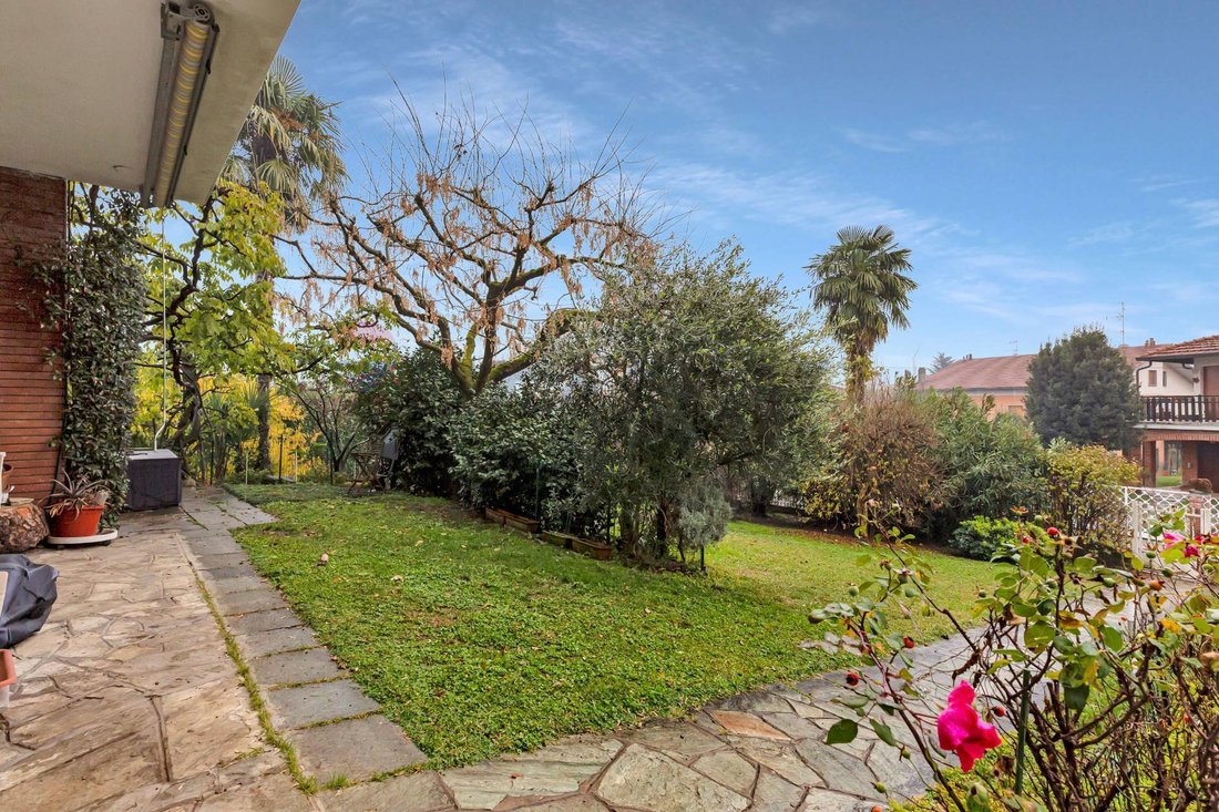 Villa in Inverigo, Lombardy, Italy 1 - 17900819