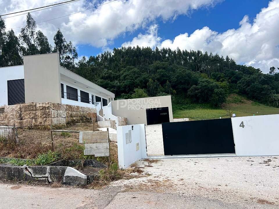 Villa in Nossa Senhora do Populo, Coto e Sao Gregorio, Leiria District, Portugal 4 - 17899157