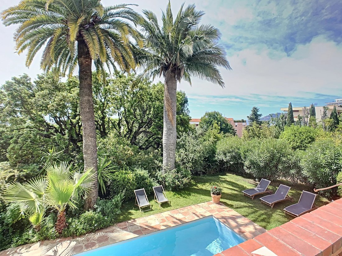 Villa in Les Muriers, Cannes, France 2 - 11649550
