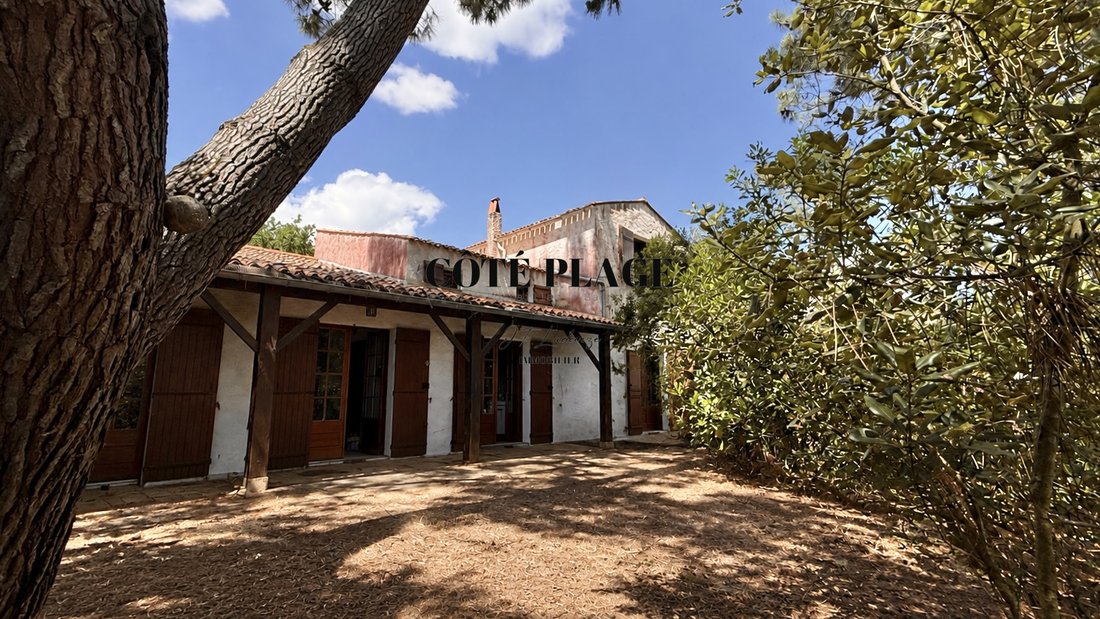 House in Saint-Palais-sur-Mer, Nouvelle-Aquitaine, France 1 - 17899055