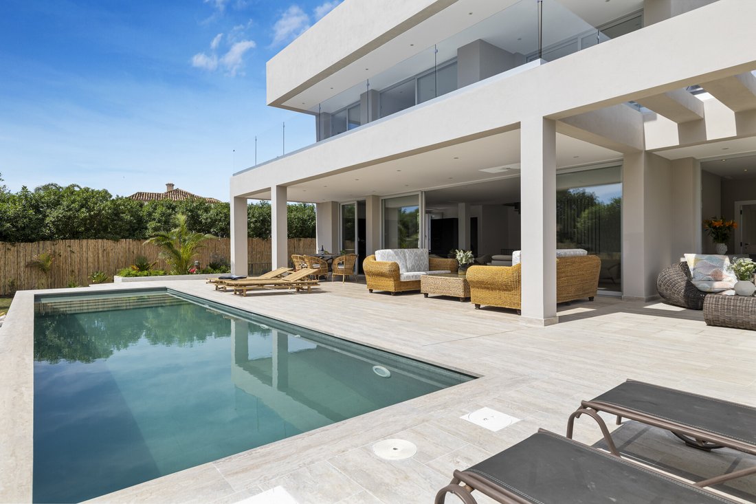 Villa in San Pedro de Alcantara, Andalusia, Spain 2 - 17901560